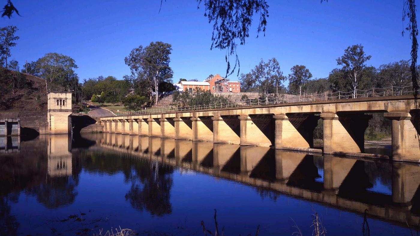 Mount Crosby (Mt Crosby) Weir bridge