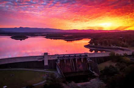 Sun setting over North Pine Dam 