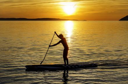 Stand-up-paddling-unsplash