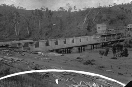 Mt Crosby Weir Bridge under construction in 1926